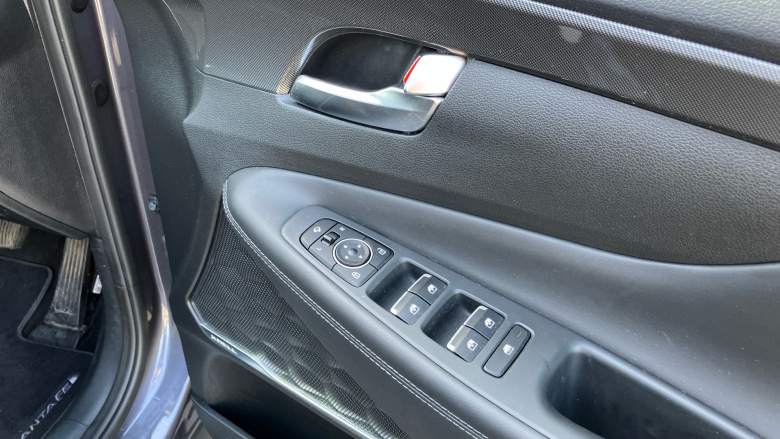 Hyundai SANTA FE 1.6 TGDi Hybrid Premium 5dr Auto Hybrid Estate